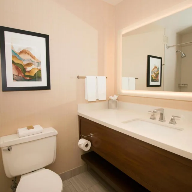 غرفة بسرير كينج وسرير كوين لذوي الإعاقة، DoubleTree by Hilton Hotel Spokane City Center 5/5