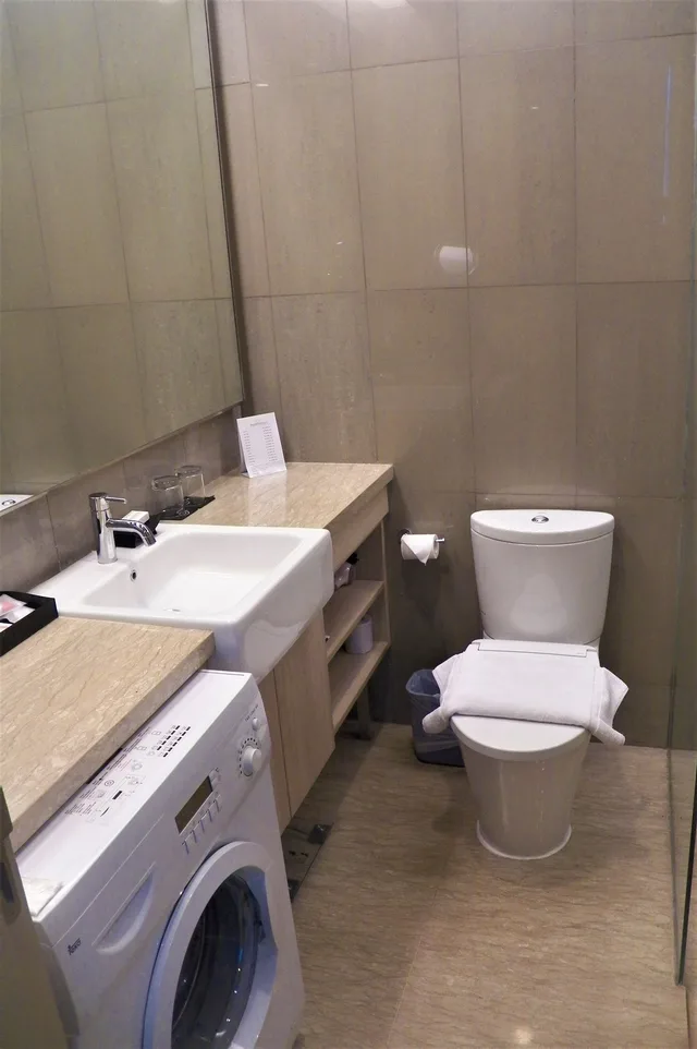 Premier, Studio, King Bed, Fraser Residence Menteng Jakarta 3/4