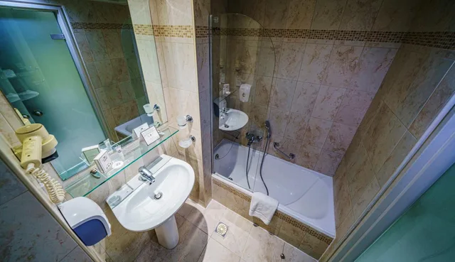 غرفة بزنس بسرير كوين، Capsis Hotel Thessaloniki 10/10
