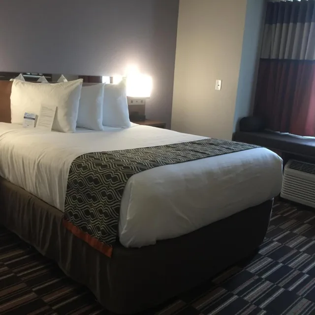 غرفة بسرير كوين بحوض استحمام لذوي الإعاقة، Microtel Inn And Suites By Wyndham Sweetwater 6/10