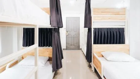 سكن مشترك بستة أسرّة للنساء، Loyy Hotel 1/1