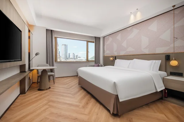 غرفة قياسية بسرير كينج بإطلالة على المدينة، Crowne Plaza City Center Ningbo 3/7