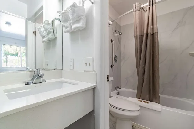 Deluxe, King Bed, Motel6 Tampa, FL 6/6
