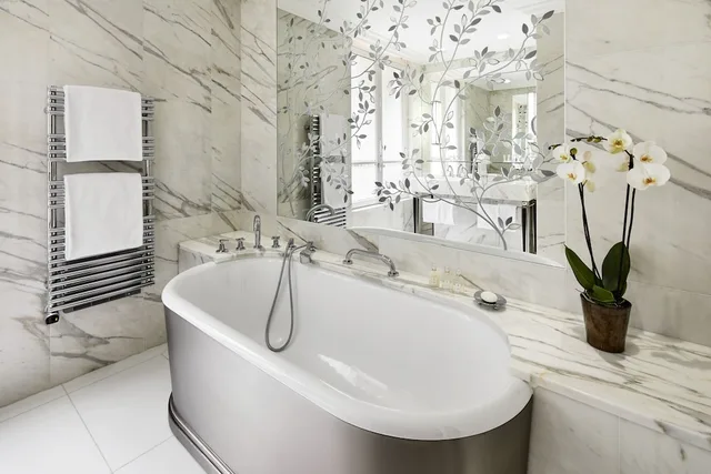 Junior Suite, Twin Beds, Montaigne View، Hotel Plaza Athenee 3/5