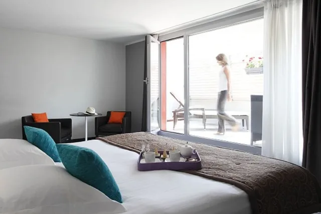 Deluxe, King Bed, Street View, Terrace، Royal Antibes - Luxury Hotel, Residence, Beach & SPA 3/4