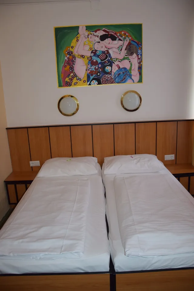 Art, Twin Beds، Gartenhotel Gabriel 3/4