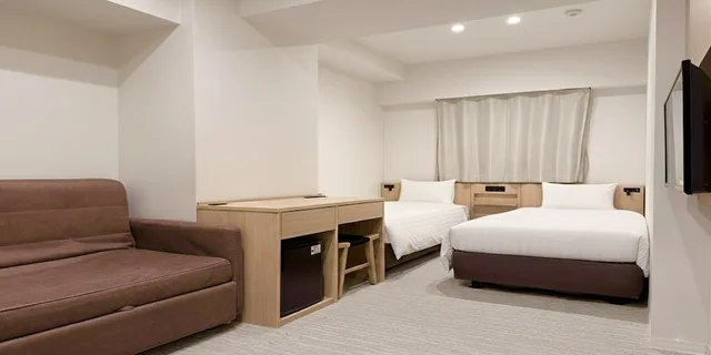 غرفة سوبيريور بسريرين منفصلين مع أريكة، Hotel Kuramae 2/3