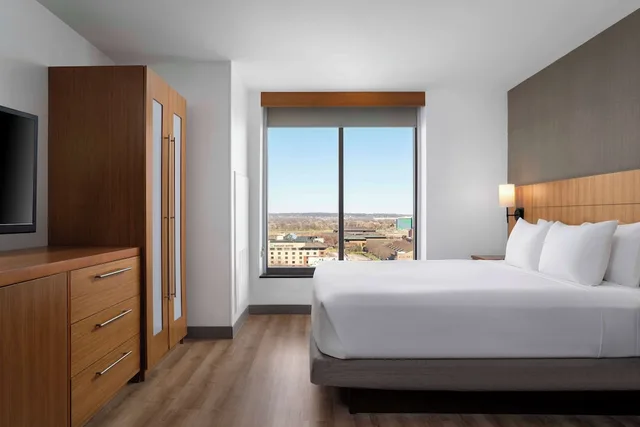 غرفة بسرير كينج، Hyatt Place Omaha/Downtown-Old Market 1/5