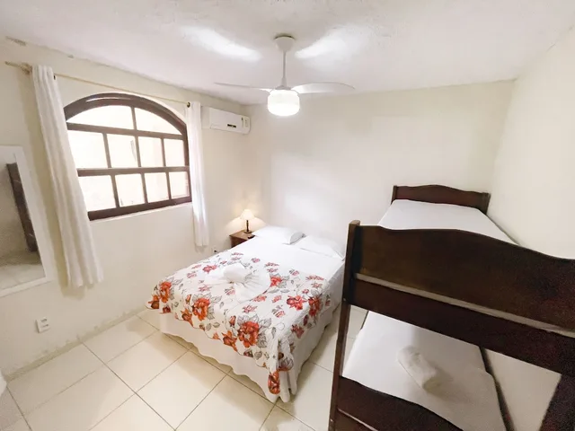 Private, Triple, 1 Double and 1 Single Bed, Private Bathroom، Geko Hostel & Pousada Paraty 3/6