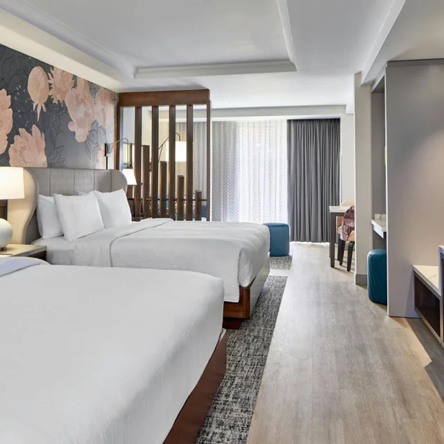 Room, King Bed, Partial View, Large، Residence Inn by Marriott Nashville Downtown/Convention Center 1/10