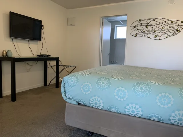 Spa, Deluxe, Suite, King Bed, Corner، SALERNO MOTEL APARTMENTS 1/2