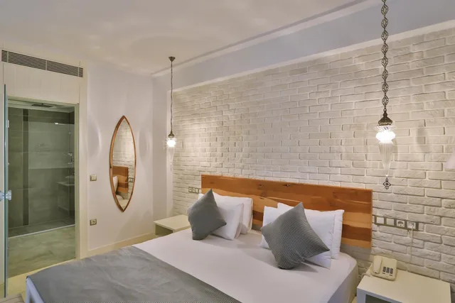 غرفة ديلوكس بسرير مزدوج بإطلالة على البحر بشرفة، Arnna Hotel 7/10
