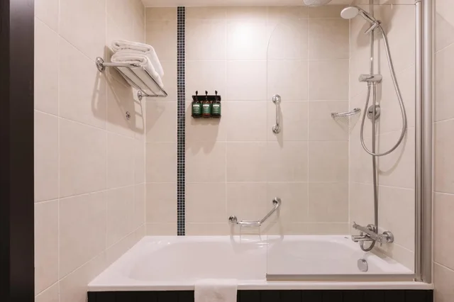 غرفة بسريرين مزدوجين، voco Belfast, an IHG Hotel 7/8