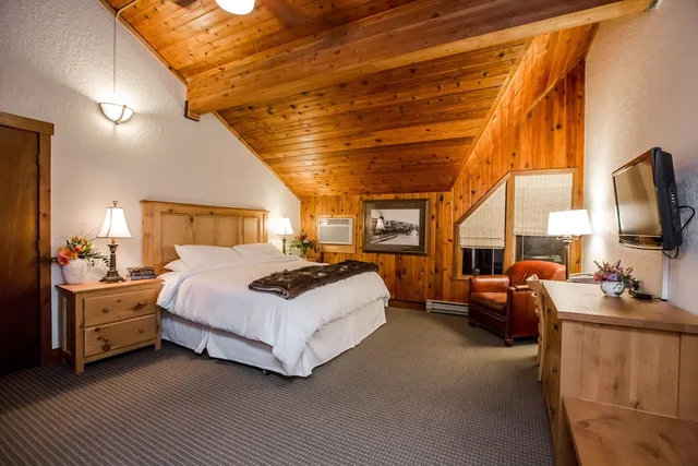 لوفت بسريرين كوين مع أريكة، Kandahar Lodge at Whitefish Mountain Resort 1/4