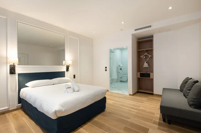 جناح بسرير مزدوج، Hotel Au Coeur de Republique 2/3