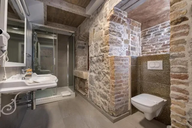 جناح استوديو بسرير كوين، Historic Plaza Varos Split - Adults Only 4/4