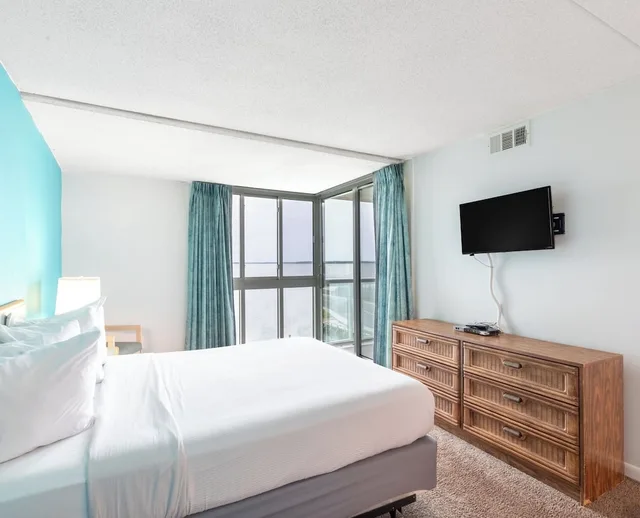 2 Bedrooms, Condo, Premium, 1 King and 2 Queen Beds, Bay View, Patio، Bay Club Resort 3/6