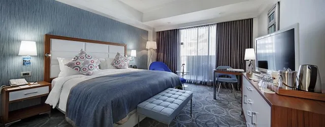 غرفة بسرير كينج بإطلالة على المدينة للمدخنين، Doubletree By Hilton Kusadasi 2/3