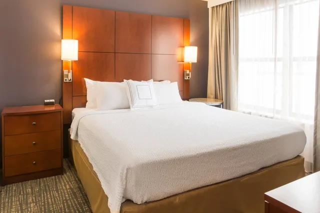 جناح بسرير كينج بغرفة نوم واحدة مع أريكة لذوي الإعاقة، Residence Inn Lexington Keeneland/Airport 1/2