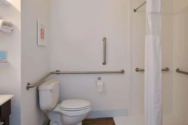 غرفة بسرير مزدوج لذوي الإعاقة، Hampton Inn Carbondale 2/4