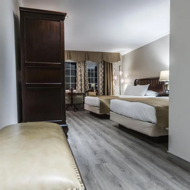 Superior, King Bed, 2 Queen Beds, Partial Lake View، St Christophe Hotel Spa Ascend Hotel Collection 2/4