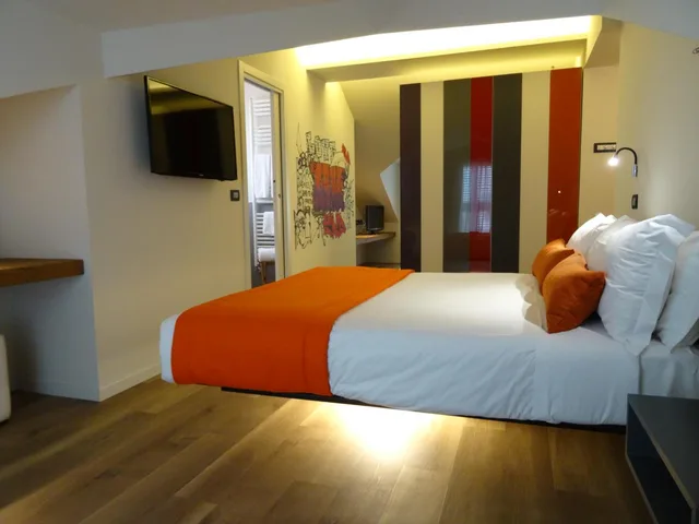 جناح بشرفة، Hotel Dory 3/6