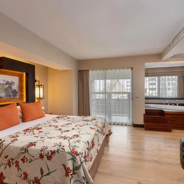 Deluxe, Double Bed, Hot Tub, Limak Lara De Luxe Hotel and Resort 3/10