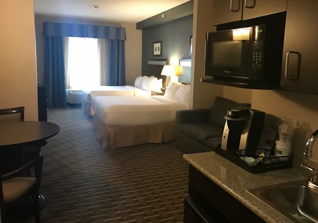 جناح بسريرين كوين لذوي الإعاقة، Holiday Inn Express Hotel And Suites Morton Peoria Area 2/2