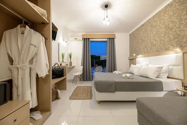 Deluxe, Studio, Twin Beds, Pool View, Sofa, White Canvas Boutique Studios 10/10