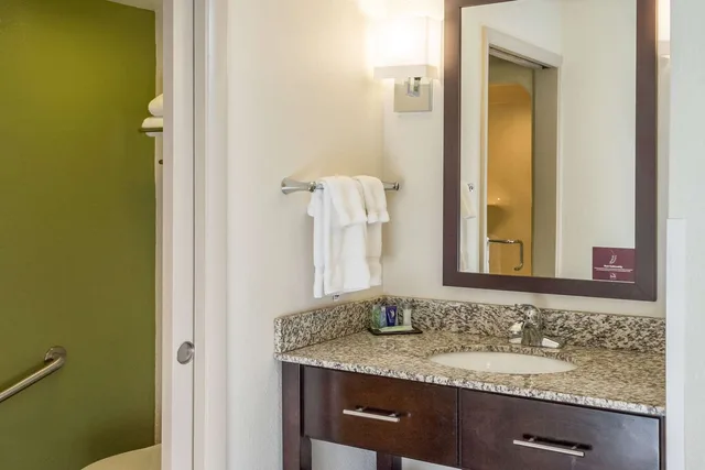 غرفة بسريرين مزدوجين، Sleep Inn & Suites Cross Lanes - South Charleston, WV 2/2