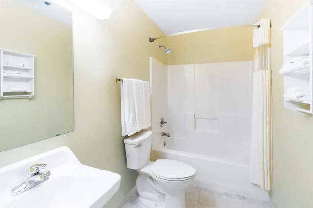 غرفة قياسية بسرير كوين لذوي الإعاقة، Days Inn by Wyndham Wooster 6/7