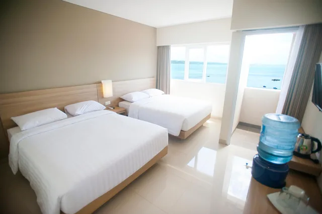 غرفة سوبيريور بإطلالة على البحر، Laut Biru Resort Hotel 1/1
