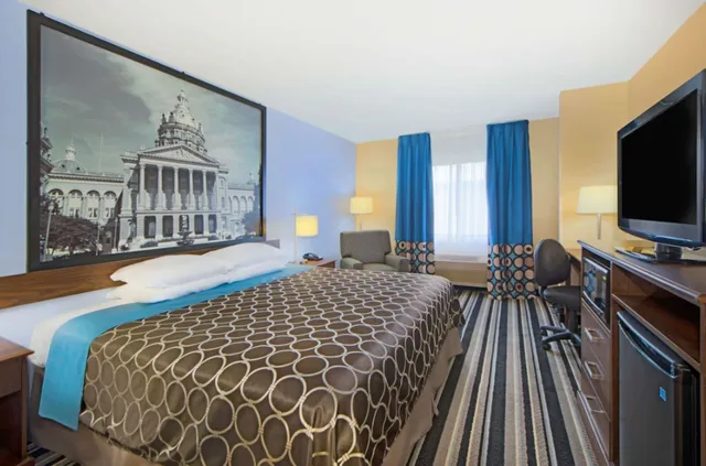 جناح بسرير كينج، Quality Inn Fairfield, IA 2/2