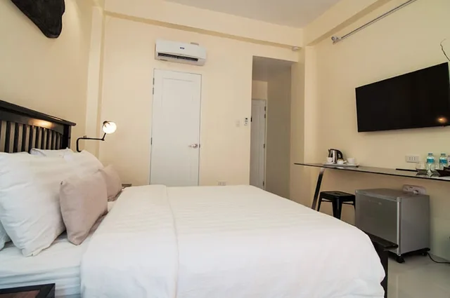 غرفة بسرير كوين بشرفة، Luxx Boutique Boracay 3/7
