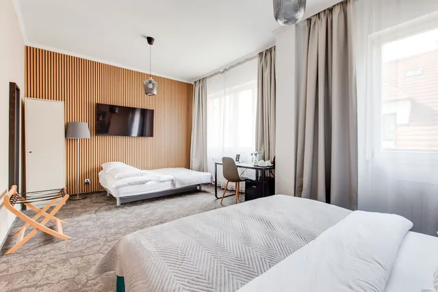 غرفة رباعية بسرير مزدوج مع أريكة، Andante Hotel 6/10