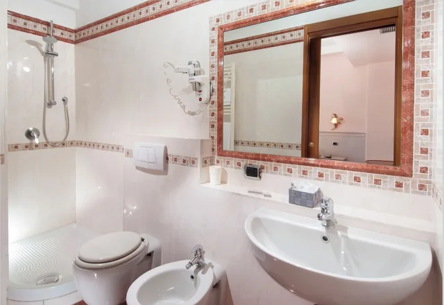 Sky, Double Bed، Hotel Le Querce 2/4