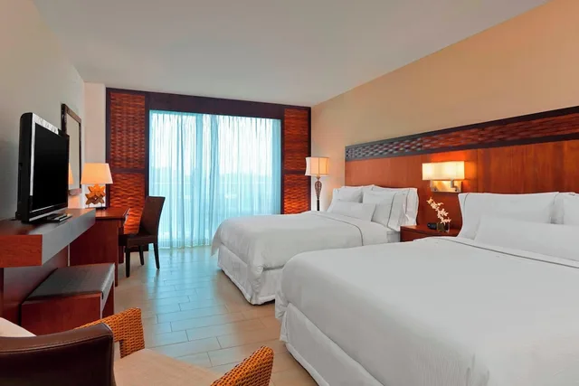 غرفة ديلوكس بسريرين كوين بإطلالة، The Westin Playa Bonita Panama 1/9