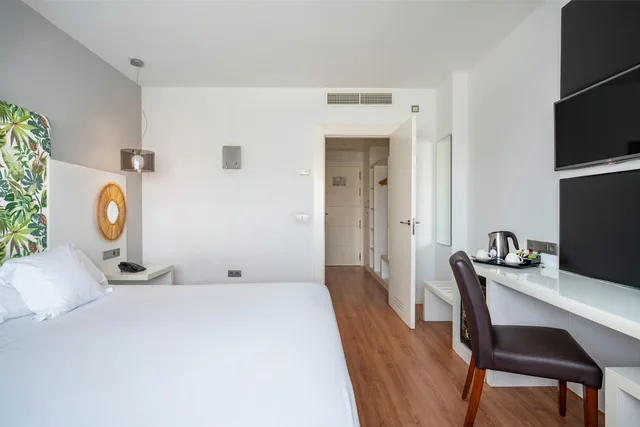 غرفة بإطلالة على البحر مفردة بسرير مزدوج، Hotel Catalonia Malaga 3/4