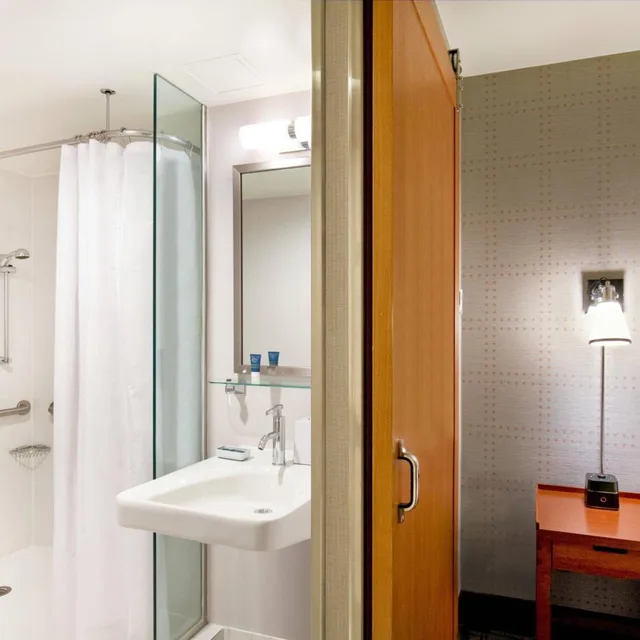 Suite, King Bed, Four Points by Sheraton Midtown Times Square 9/10