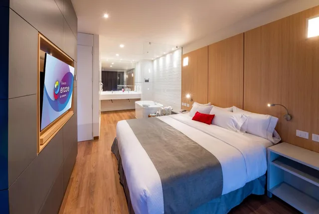 Relax, Suite, King Bed, Sofa، Ramada Encore by Wyndham Guadalajara Aeropuerto 1/5