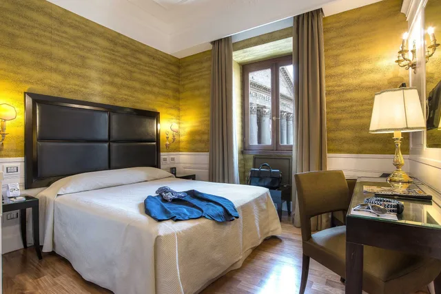 غرفة سوبيريور بسرير مزدوج، Albergo Del Senato 1/1