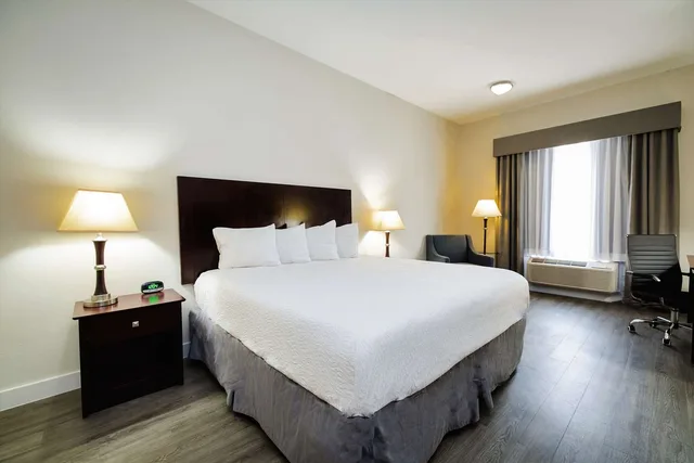 غرفة بسرير كينج لذوي الإعاقة، Best Western Sugarland Inn 2/4