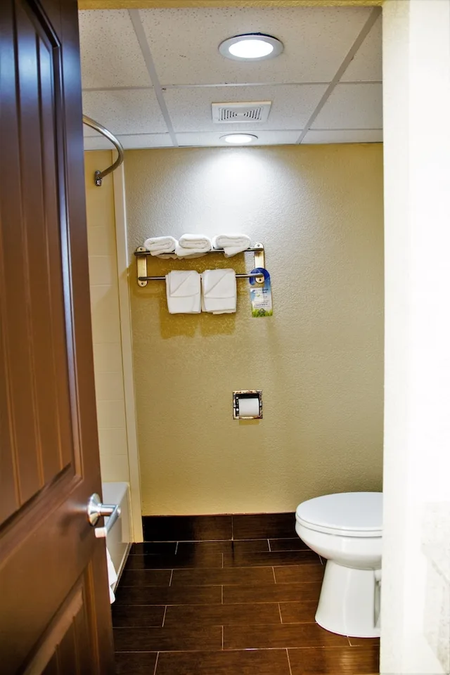 غرفة قياسية بسرير كينج، Days Inn by Wyndham Joplin 10/10