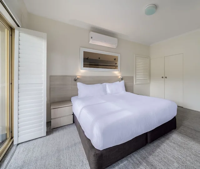 Two Bedroom Lagoon، Oaks Port Stephens Pacific Blue Resort 1/9