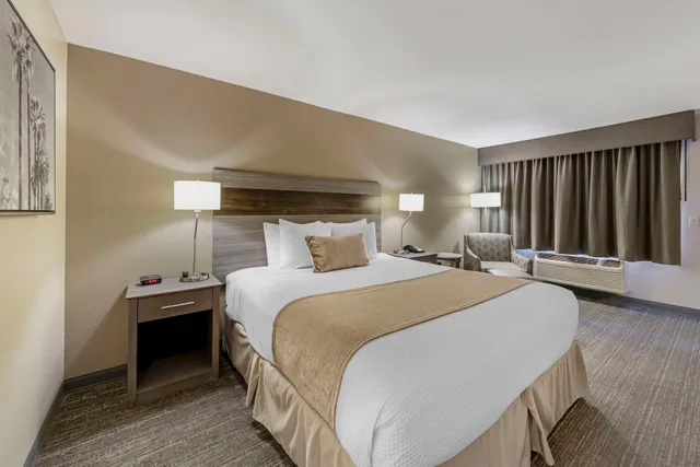 غرفة بسرير كينج، Best Western Plus Executive Inn 3/6