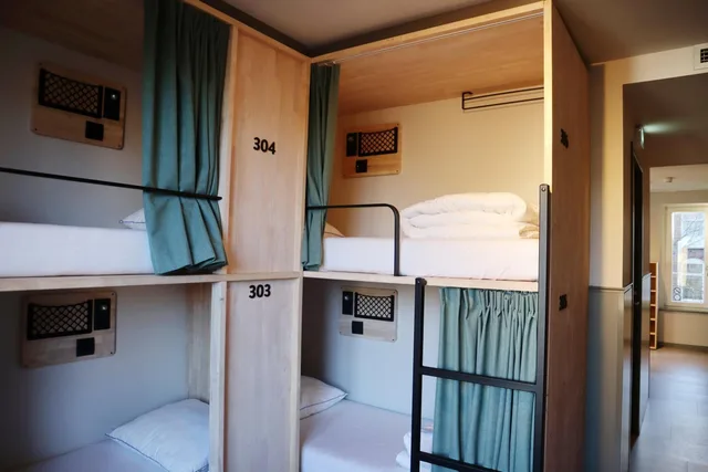 Mixed Dorm, 20 Beds، Amigo Hotel 2/7