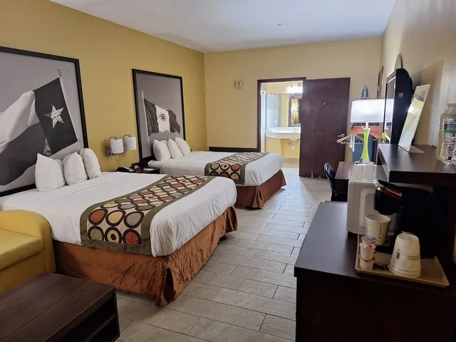 غرفة بسريرين كوين مع أريكة لذوي الإعاقة، Super 8 by Wyndham Weslaco 7/10