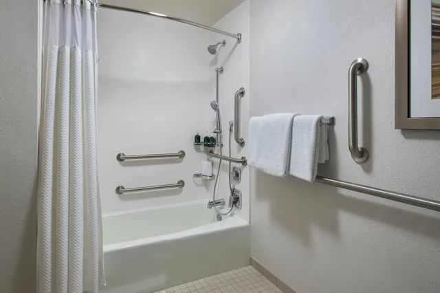 غرفة بسريرين مزدوجين، Courtyard Lincroft Red Bank 5/5