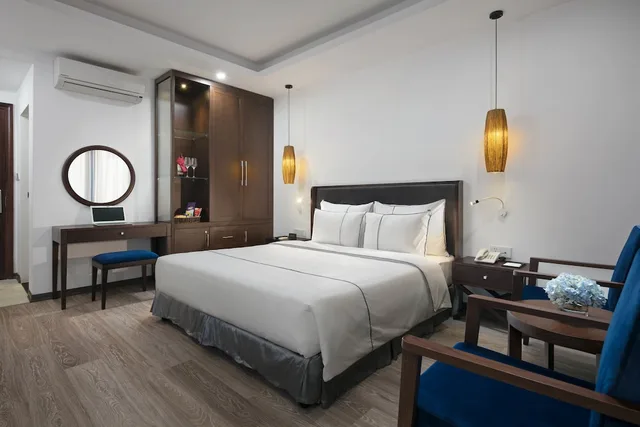 غرفة بريميير بسرير كينج بإطلالة على المدينة، Hanoi Bonsella Hotel 1/5