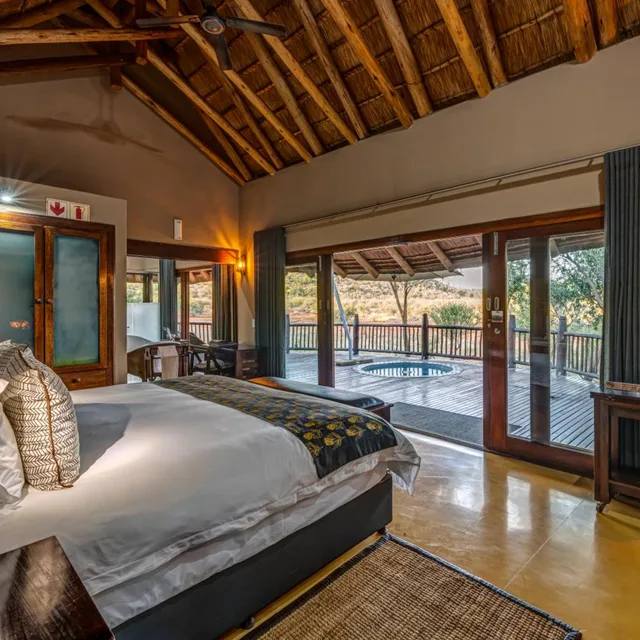 جناح بمسبح خاص، Etali Safari Lodge 3/8